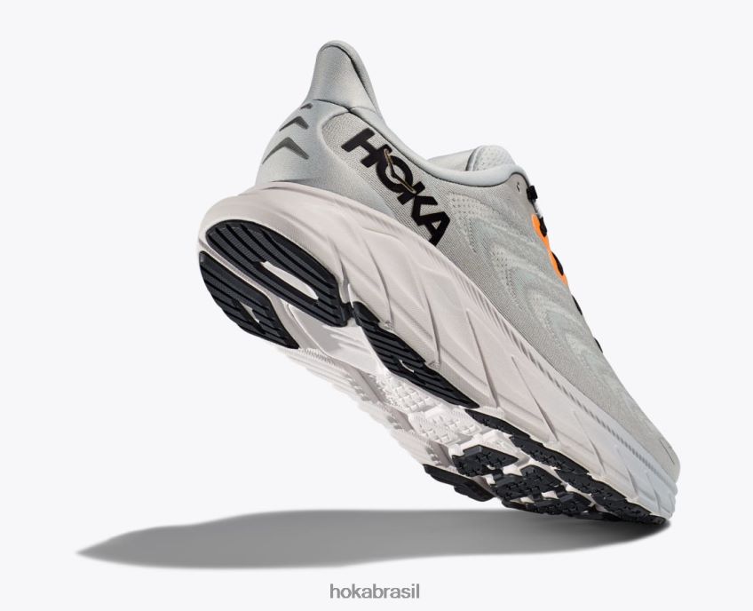 arahi 6 Hoka homens RNZ040619 névoa do porto/negra